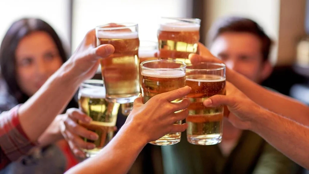 Hospodský kvíz: 6 piv, 10 otázek, 0 nápověd, 100% ostuda pro ty, co selžou