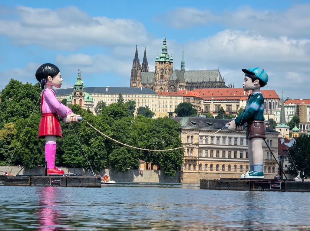 Young-hee a Chul-su, Squid Game 3 in Prague (Praha)