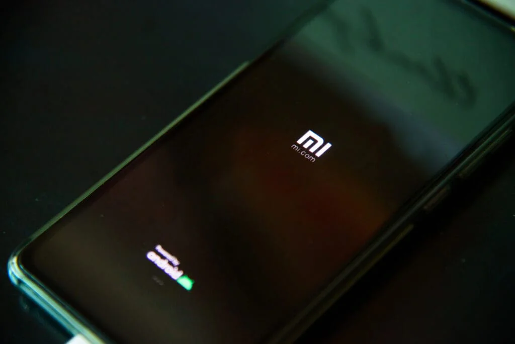 Takhle se buduje konkurence. Xiaomi se rozhodlo jít proti proudu a předbíhá Samsung