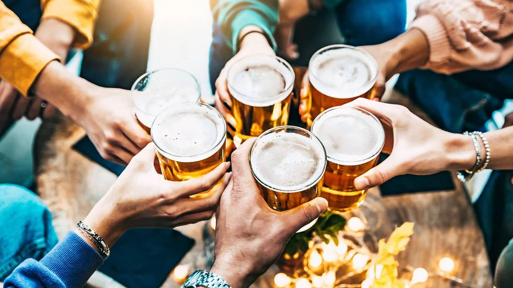 HOSPODSKÝ KVÍZ: Vědomosti, pivo a 10 otázek, které zamotají hlavu i štamgastům. Většina lidí vyhoří už u 4. otázky