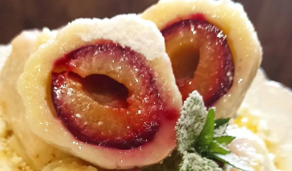 Obrázek k receptu na švestkové tvarohové knedlíky