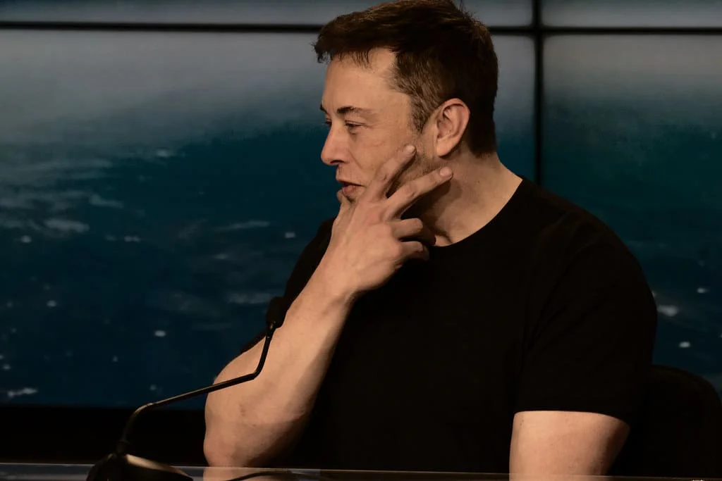 Hry bez lidí. Musk chce do roka vydat první čistě AI titul