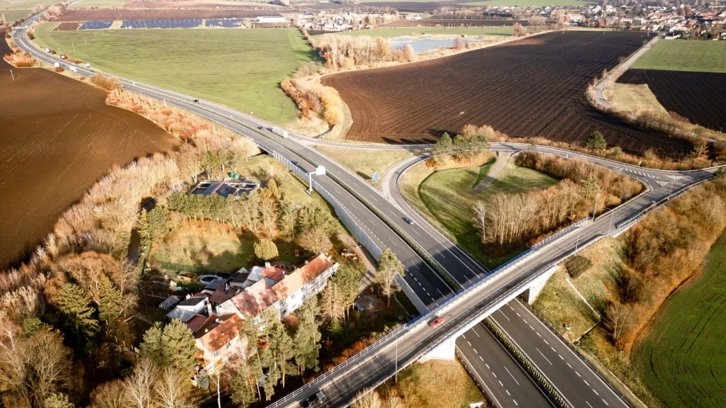 Dálnice blízko Olšan u Prostějova.