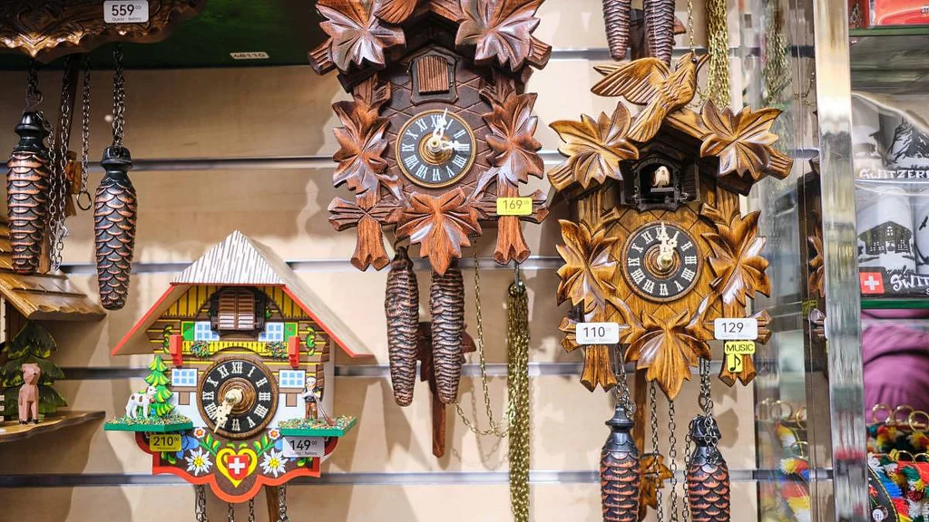 Milovali jsme je u babiček. Teď se retro kukačky vrací ve velkém stylu