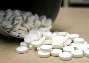 Prádlo bude zářivě bílé, dopomohou mu k tomu levné tabletky Aspirinu