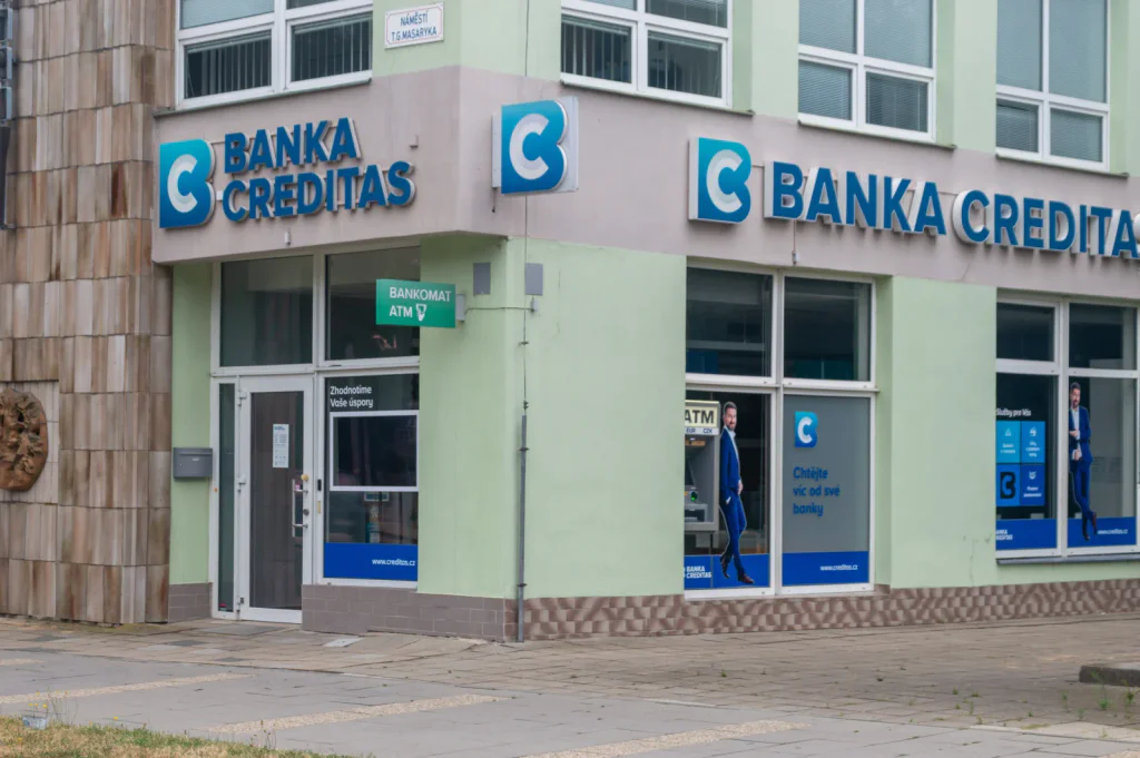 Velký výpadek banky vyděsil klienty. Čtyři dny nebude fungovat internet ani mobilní aplikace.