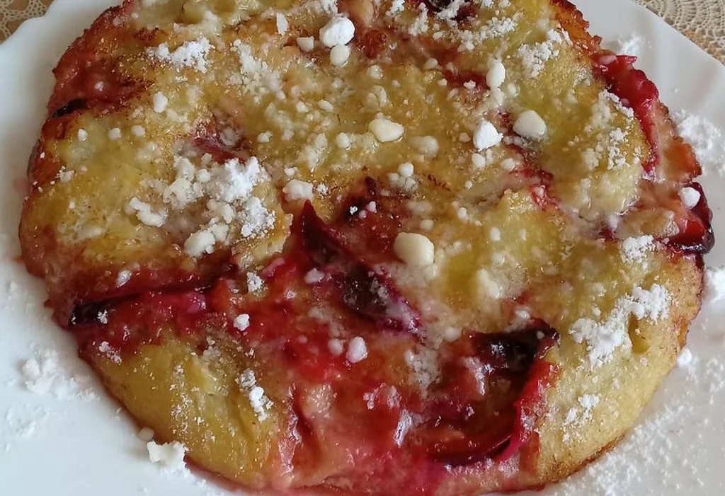 Obrázek k receptu sladkého bramboráku se švestkami