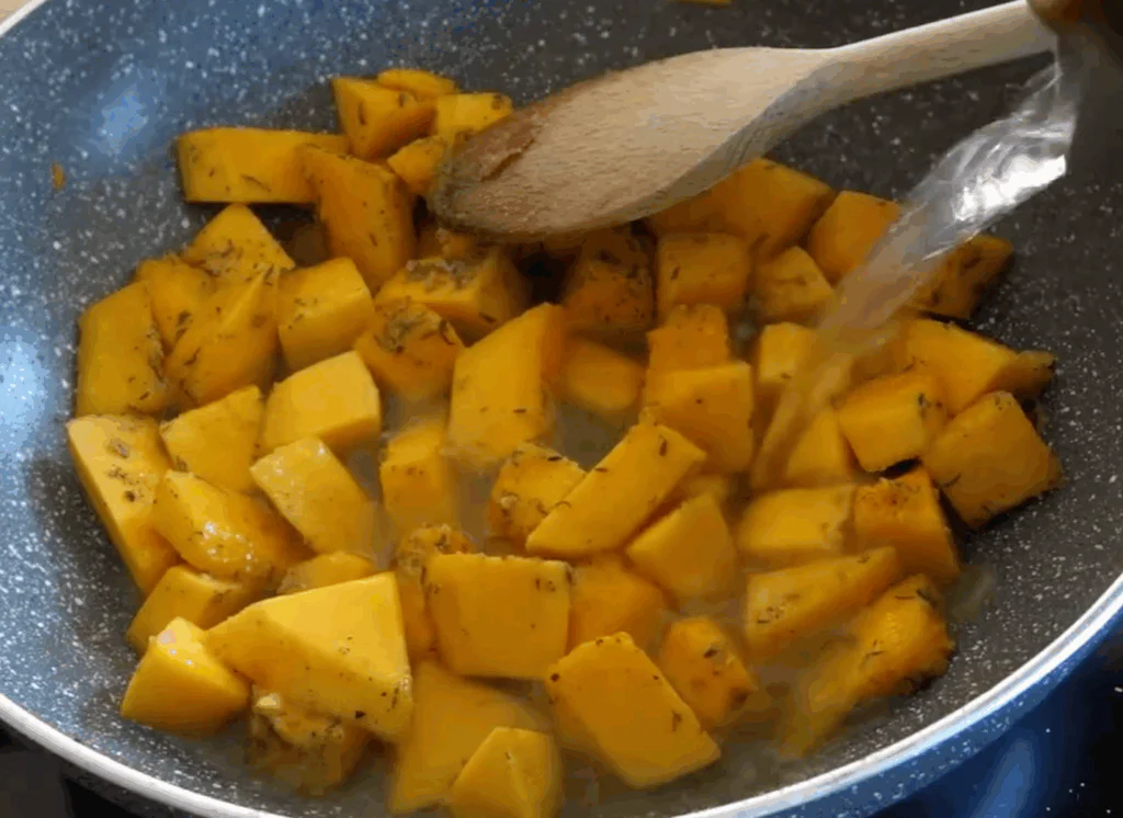 Obrázek k receptu na špagety s dýní a slaninou