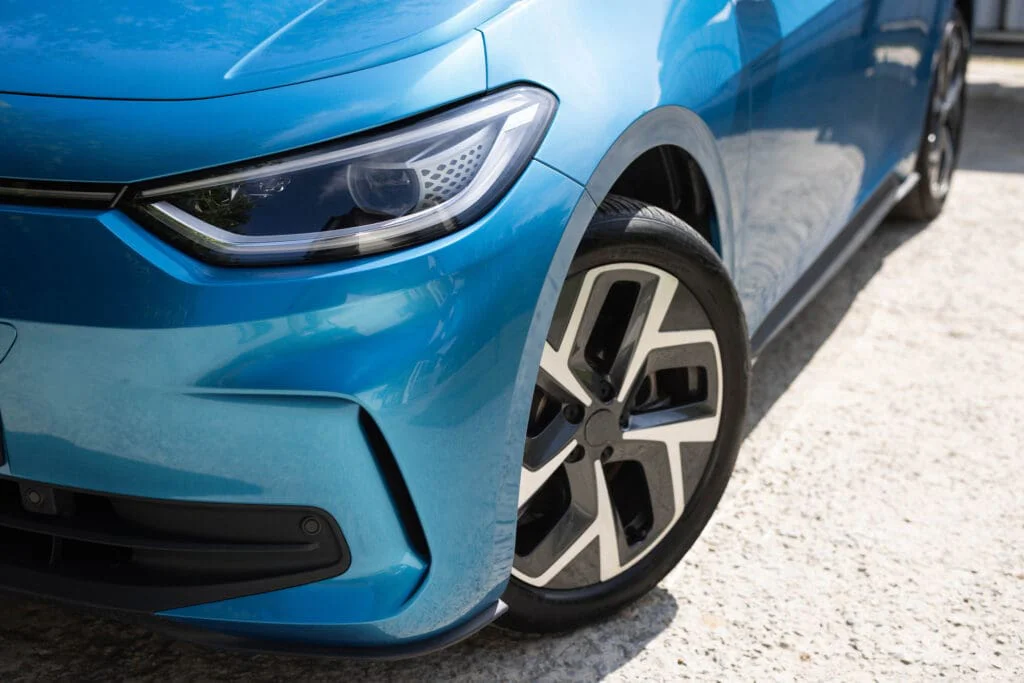 Tohle Němci sami nezvládli. Pomáhají jim už i Číňani