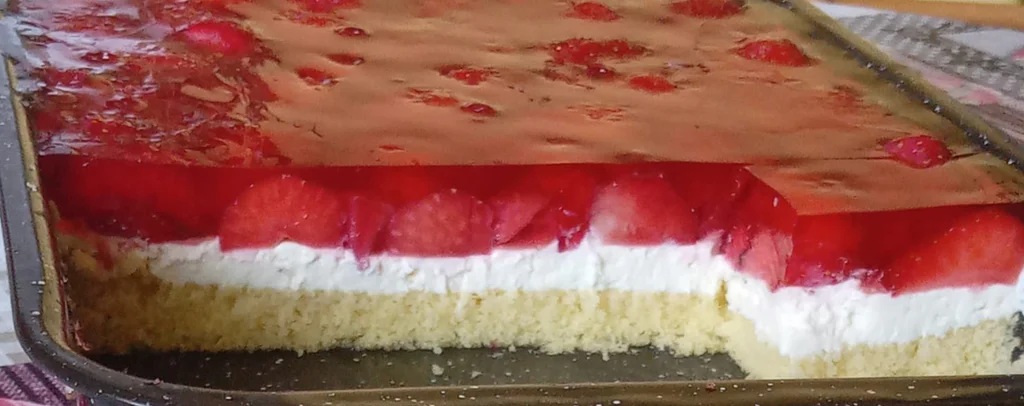 Dezert zalijeme Galaretkou a necháme tuhnout v lednici.