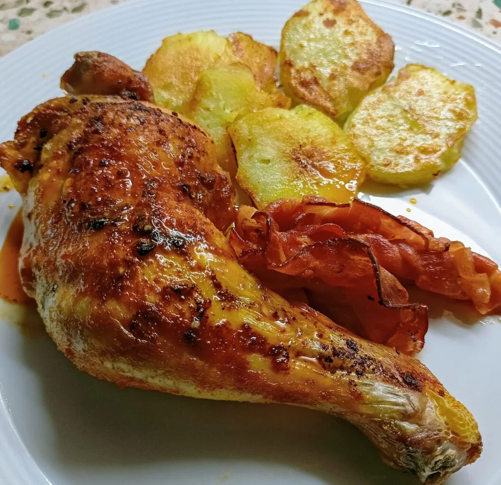 Obrázek k receptu na pečené kuře s bramborami