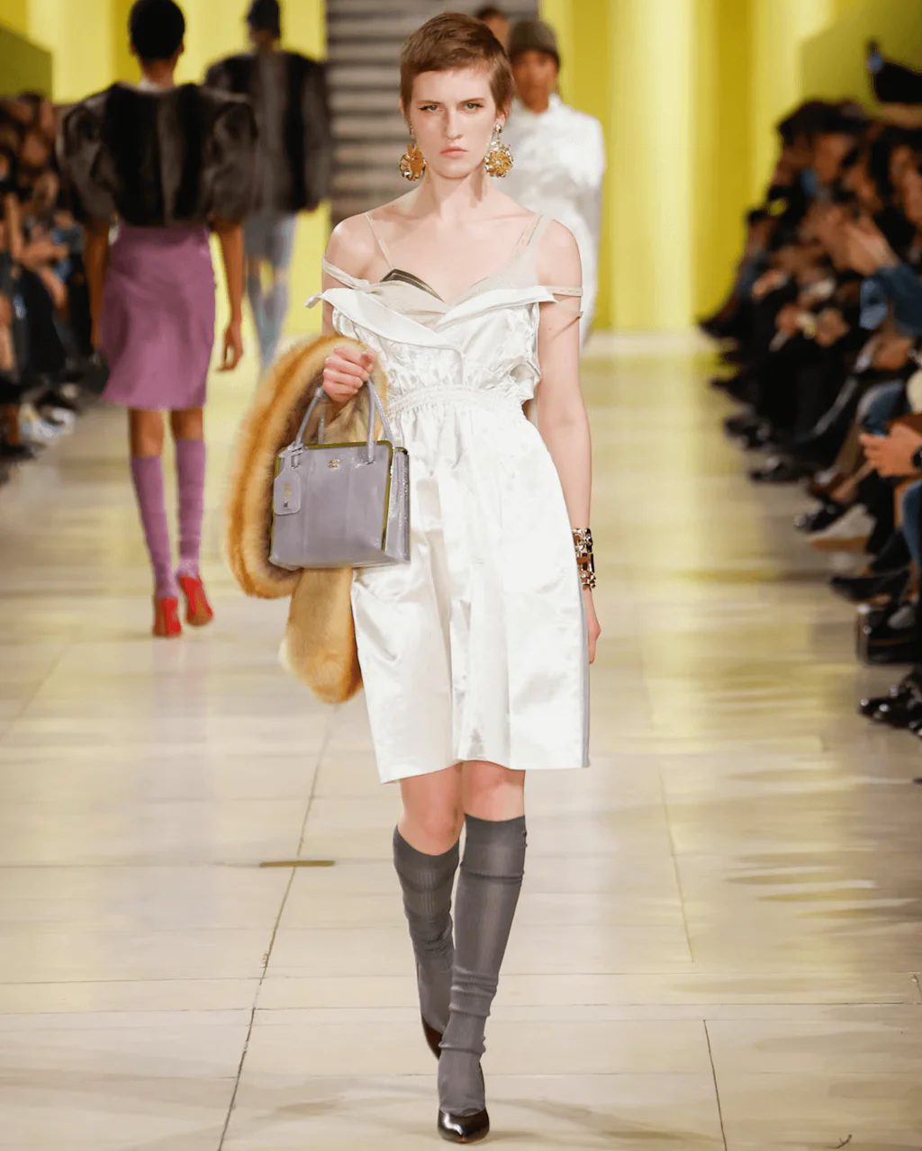 Modelka na přehlídkovém mole