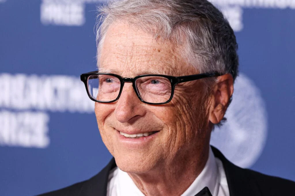 Miliardář, co programoval ve dne a závodil v noci. Tohle o Gatesovi nevíte