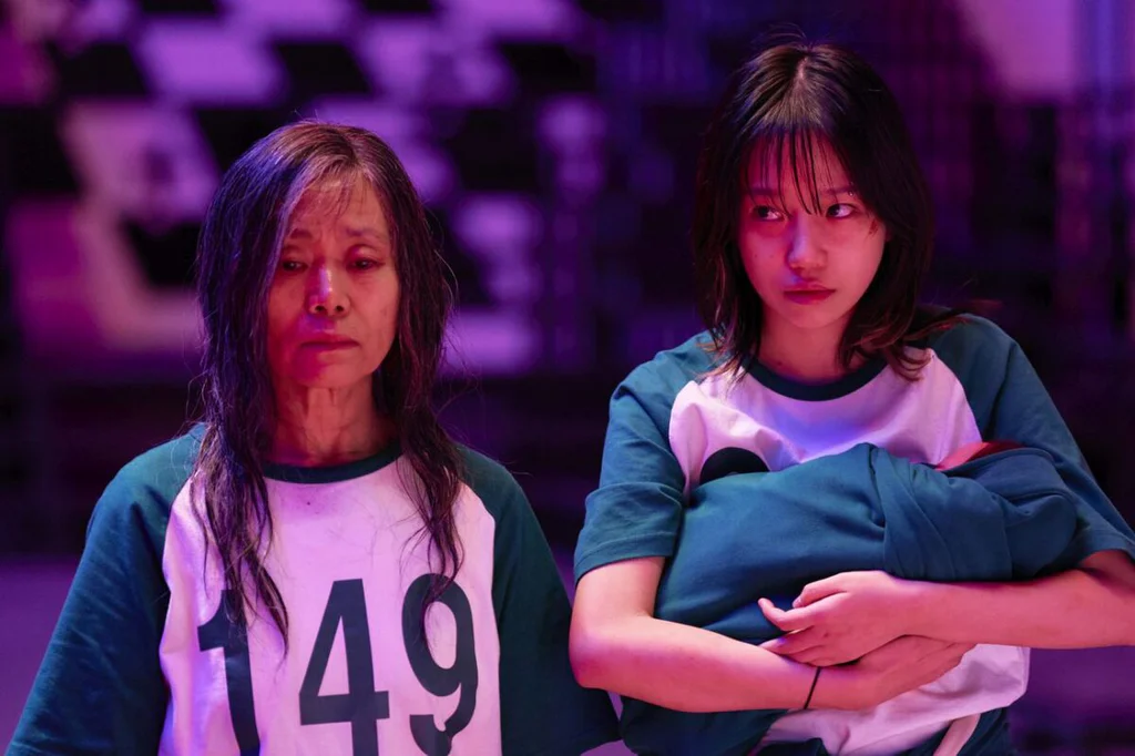 Kang Ae-sim as Geum-ja, Jo Yu-ri as Jun-hee in Squid Game S3