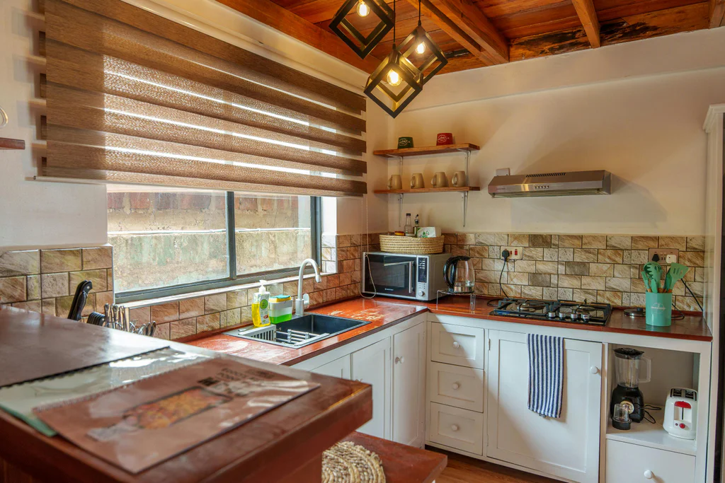 Tento typ záclon už doma drží jen Češi, dekoratéři radí nahradit je modernější variantou