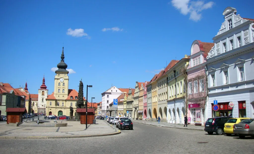 Pohled na náměstí v Žatci. 