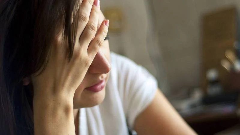 Pokud se u vás projeví bolest hlavy, třesavka, průjem, bolest v nadbříšku či zvracení, je lepší vyhledat lékaře