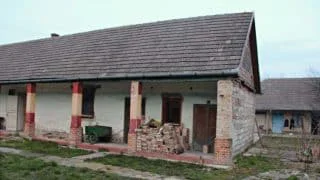 Dům starý 110 let měl jít k zemi. Pro rodinu ale představoval splněný sen, a tak se po opravách stal pýchou celé vesnice