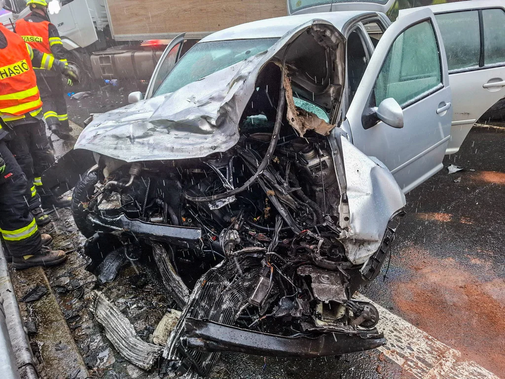 Vážná nehoda na Červenohorském sedle. Foto: HZS