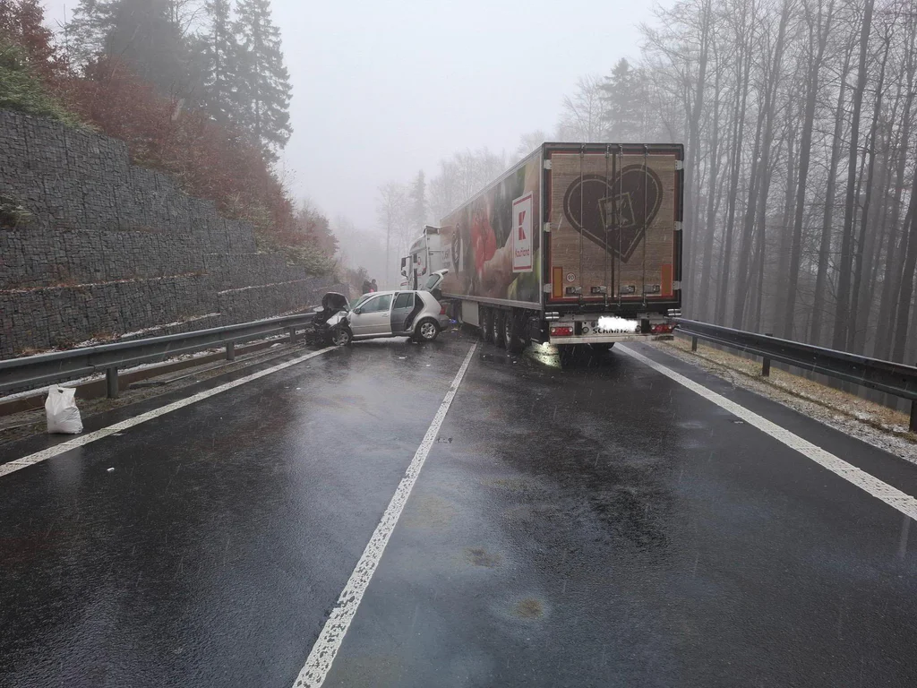 Vážná nehoda na Červenohorském sedle. Foto: HZS