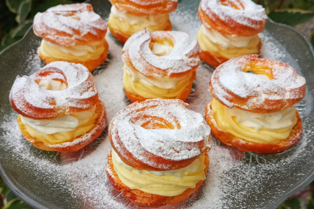 Obrázek recept leptu na Královské věnečky se dvěma krémy: vanilkový pudink + šlehačka s Mascarpone sýrem