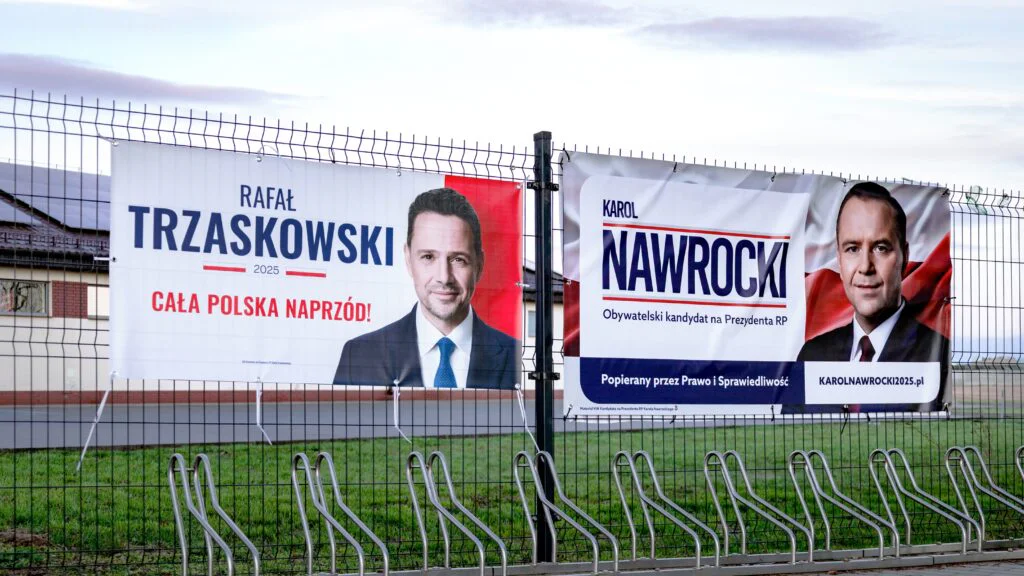 Rekordní volební účast a těsný souboj