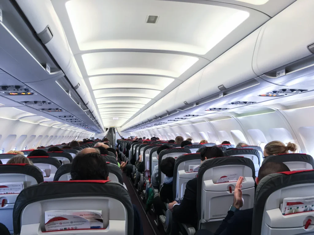 Šok na letišti: lidé platili statisíce za letenky, které nikdy neexistovaly. Podvodníci byli všude.