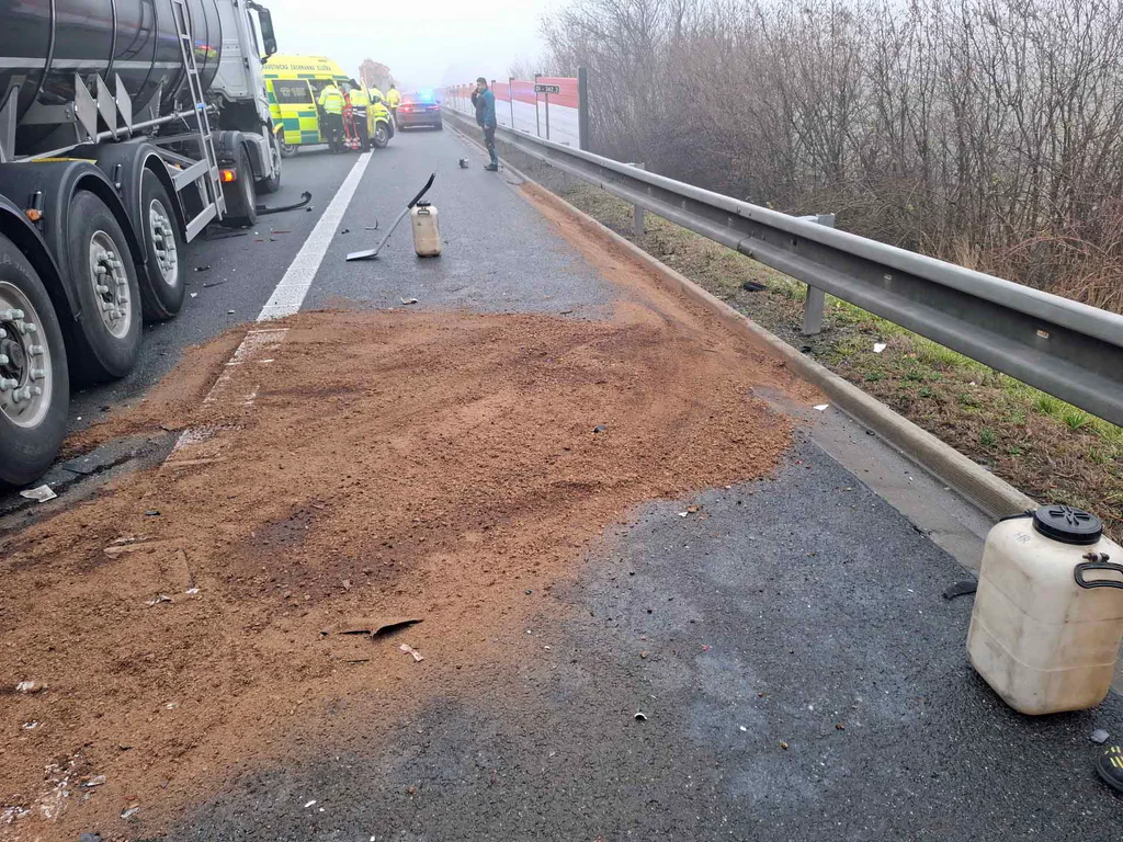 Vážná nehoda na dálnici D1 u Lipníku. Foto: HZS