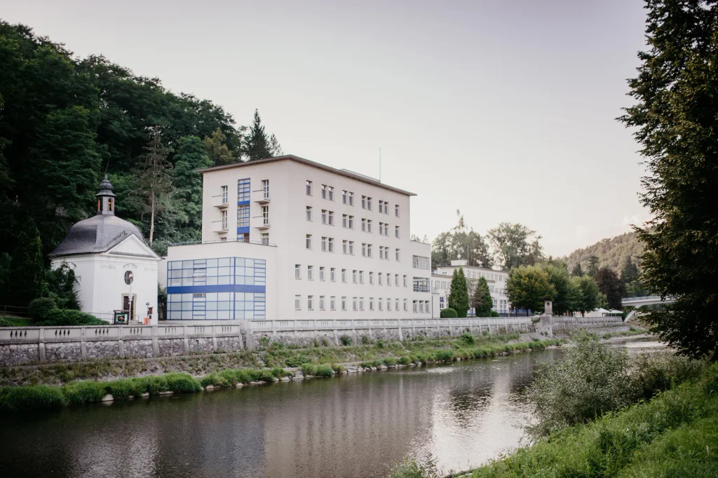 Morava skrývá místo, které léčilo šlechtu. Termální lázně zapomenuté časem přitahují nové návštěvníky.