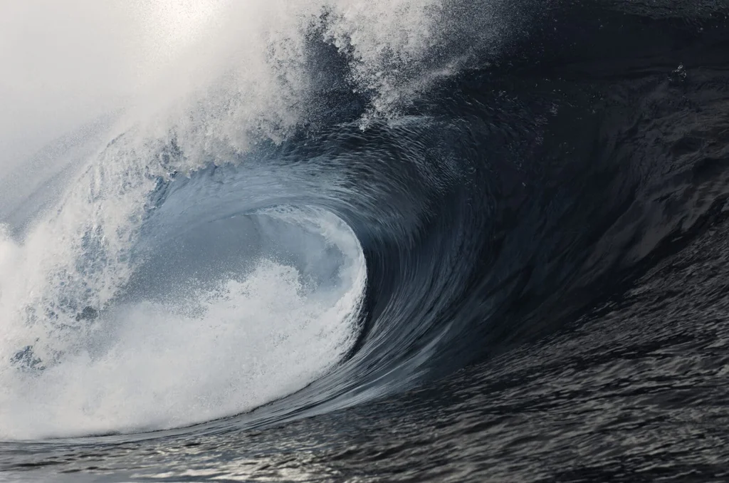 Všichni mluví o obřích ničivých vlnách. Jenže poslední slovo má stále fyzika