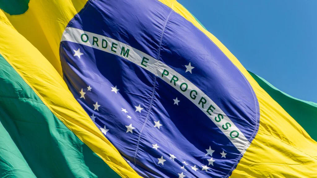 Symboly nové republiky: vlajka a motto