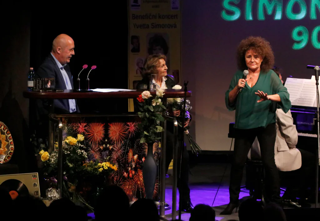 Dnes slaví 97 let. Werich jí donutil změnit příjmení a její milostný život skončil hořce.