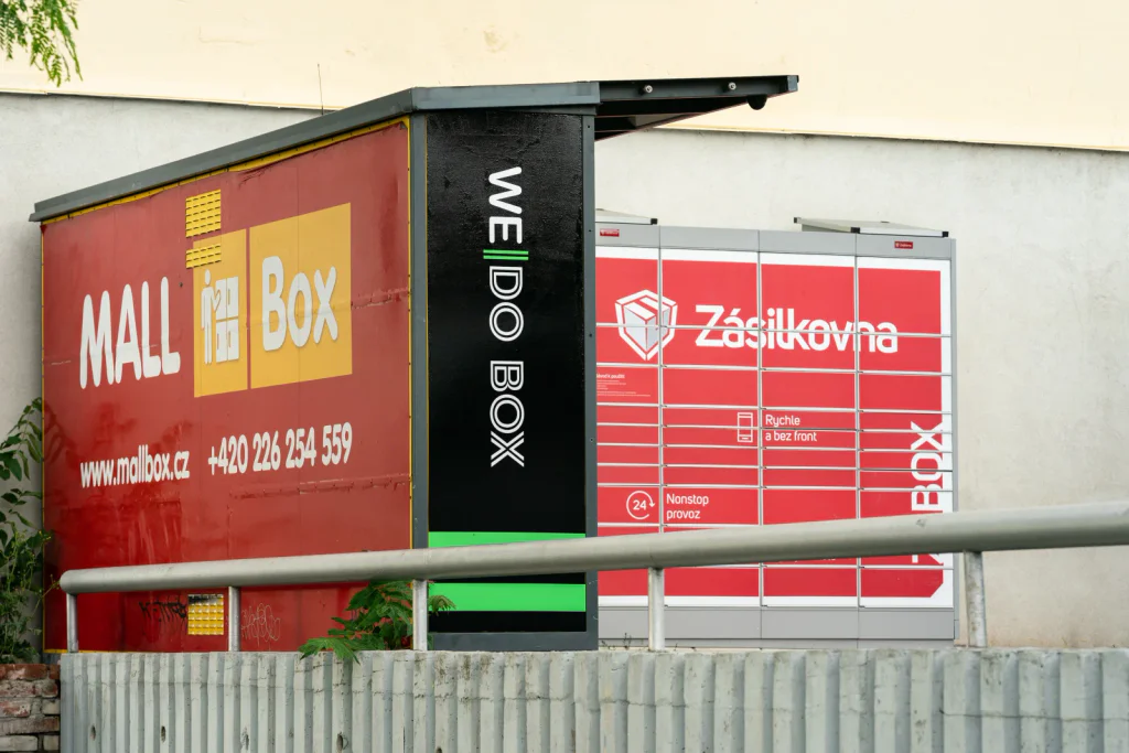 Čas se krátí! Přepravci zkrátili vánoční lhůty a varují, že opožděné zásilky nebudou doručeny.