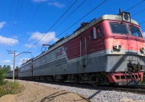 Ruská elektrická lokomotiva, nákladní vlak