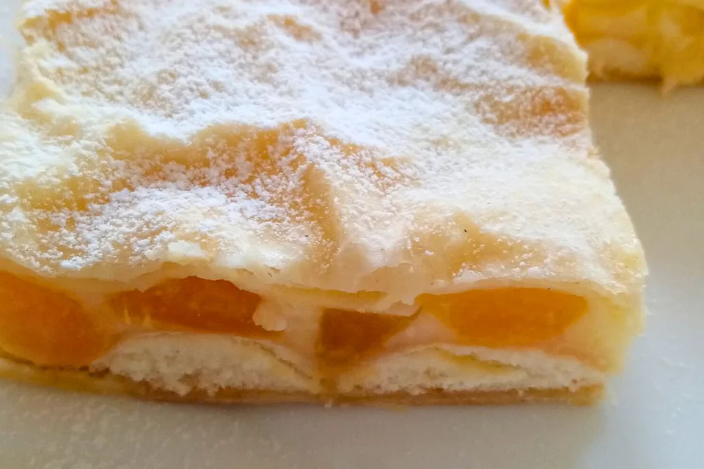 Obrázek k receptu na buchtu z listového těsta s pudinkem