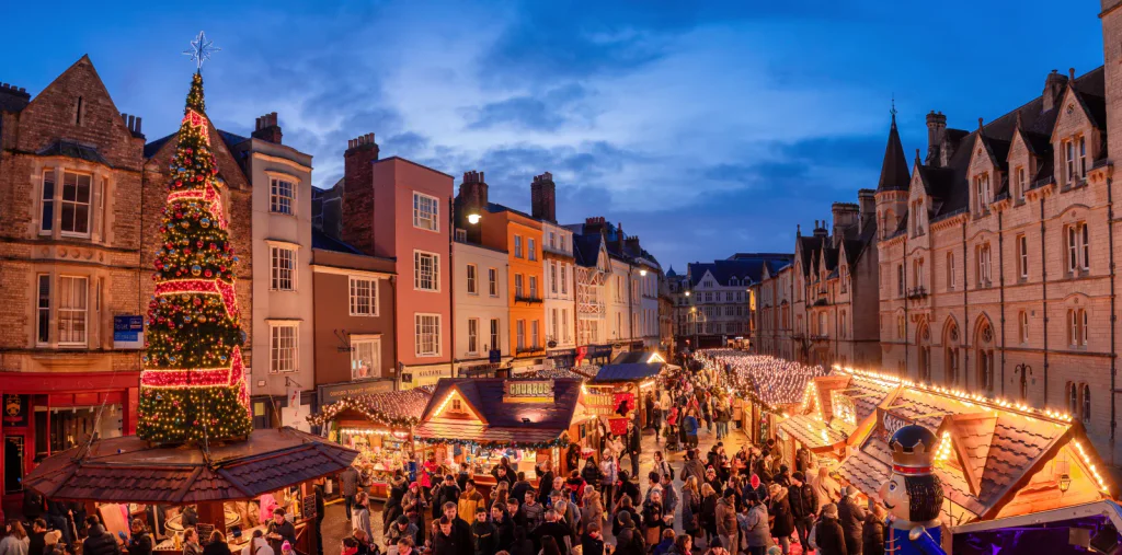 Češi bouří kvůli nové ceně bramboráku na adventních trzích. Prodejci čelí tvrdé kritice.