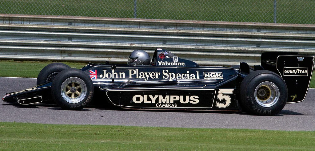Lotus_79_at_Barber_01