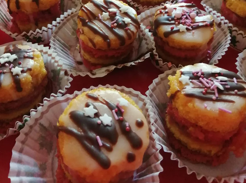 Obrázek receptu na Malinové mini-punčáky, dortíky s chutí malin