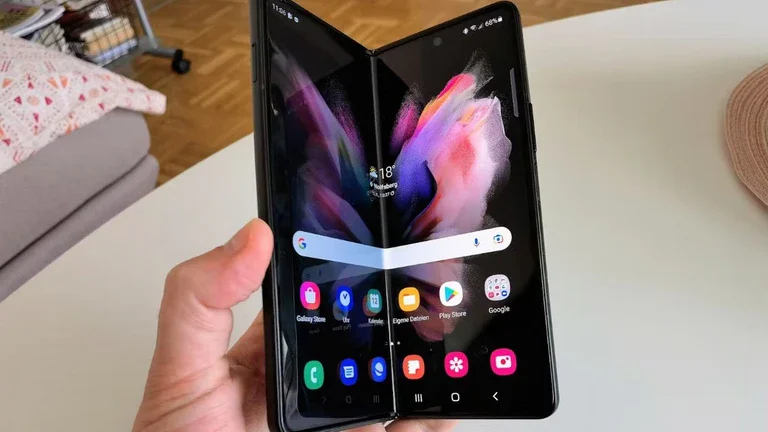 Samsung Galaxy Z Fold 3