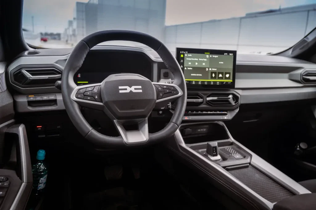 Interiér Dacia Bigster Journey Hybrid 155