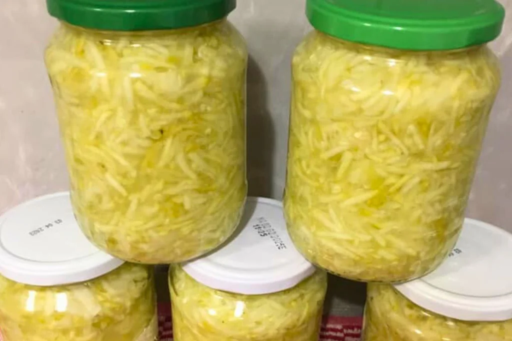 Obrázek k receptu na zavařené cuketové zelí