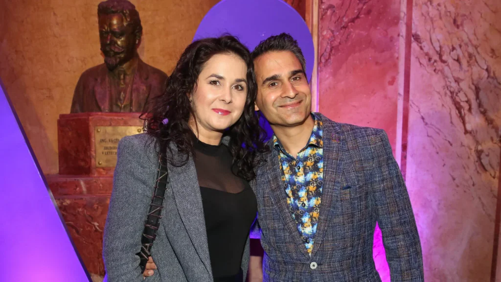 S manželkou zde vychovávají i svého prvorozeného potomka.