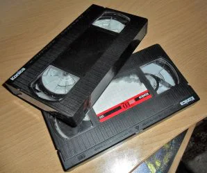 Spousta domácností má doma VHS kazety, které začínají mít obrovskou hodnotu. Reálné jsou i desítky tisíc korun za jednu