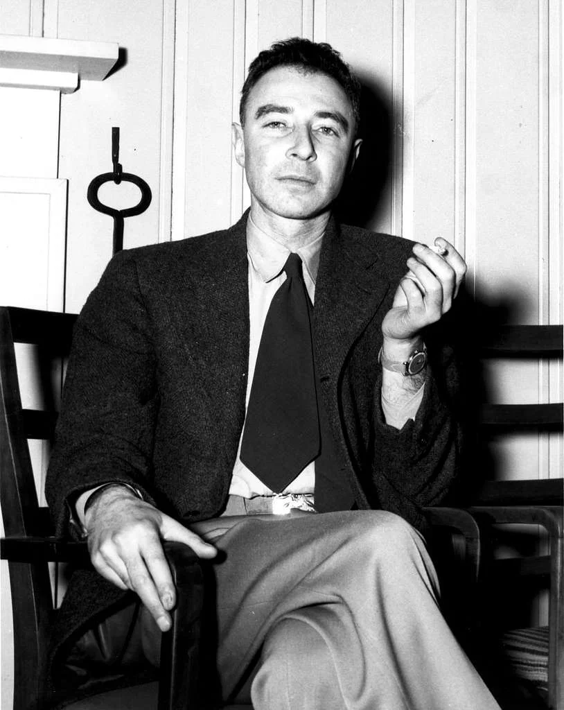 j-robert-oppenheimer-at-the-guest-lodge-oak-ridge-in-1946-b76b2a