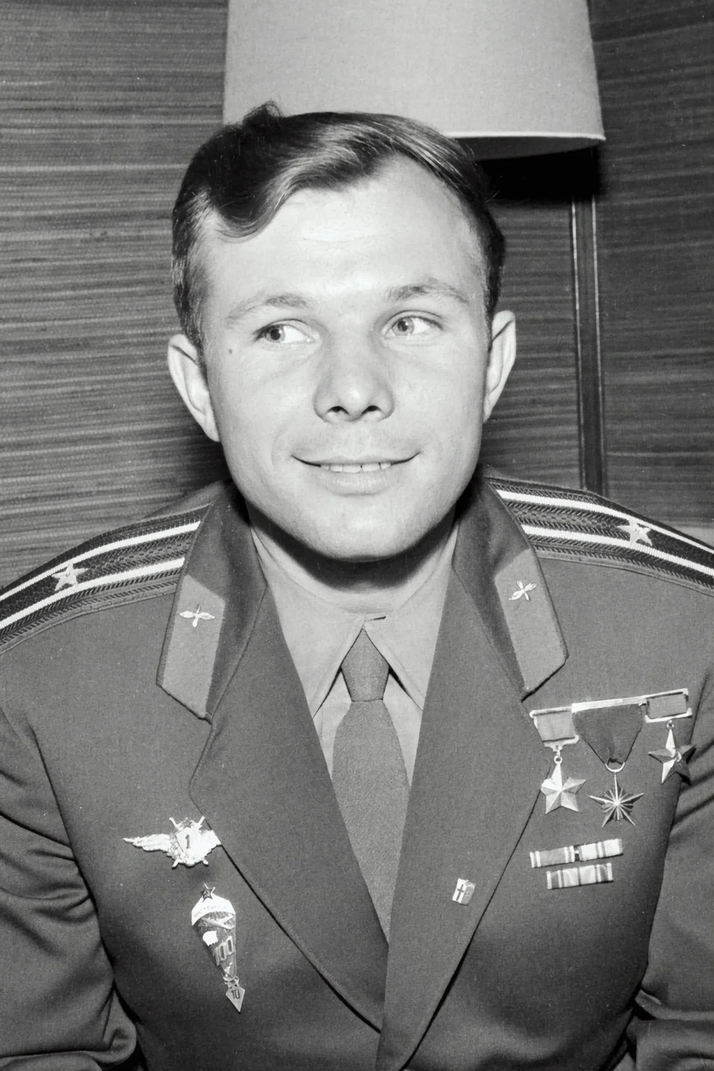 yuri-gagarin-1961-helsinki-crop-76db60
