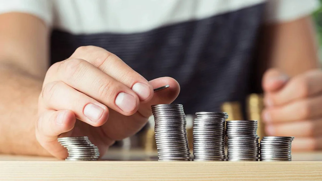 Superdávka je schválena. Co o ní víme? Prověří vám úspory i zdravotní stav