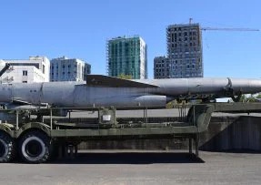 Střela P-500 Bazalt na návěsu