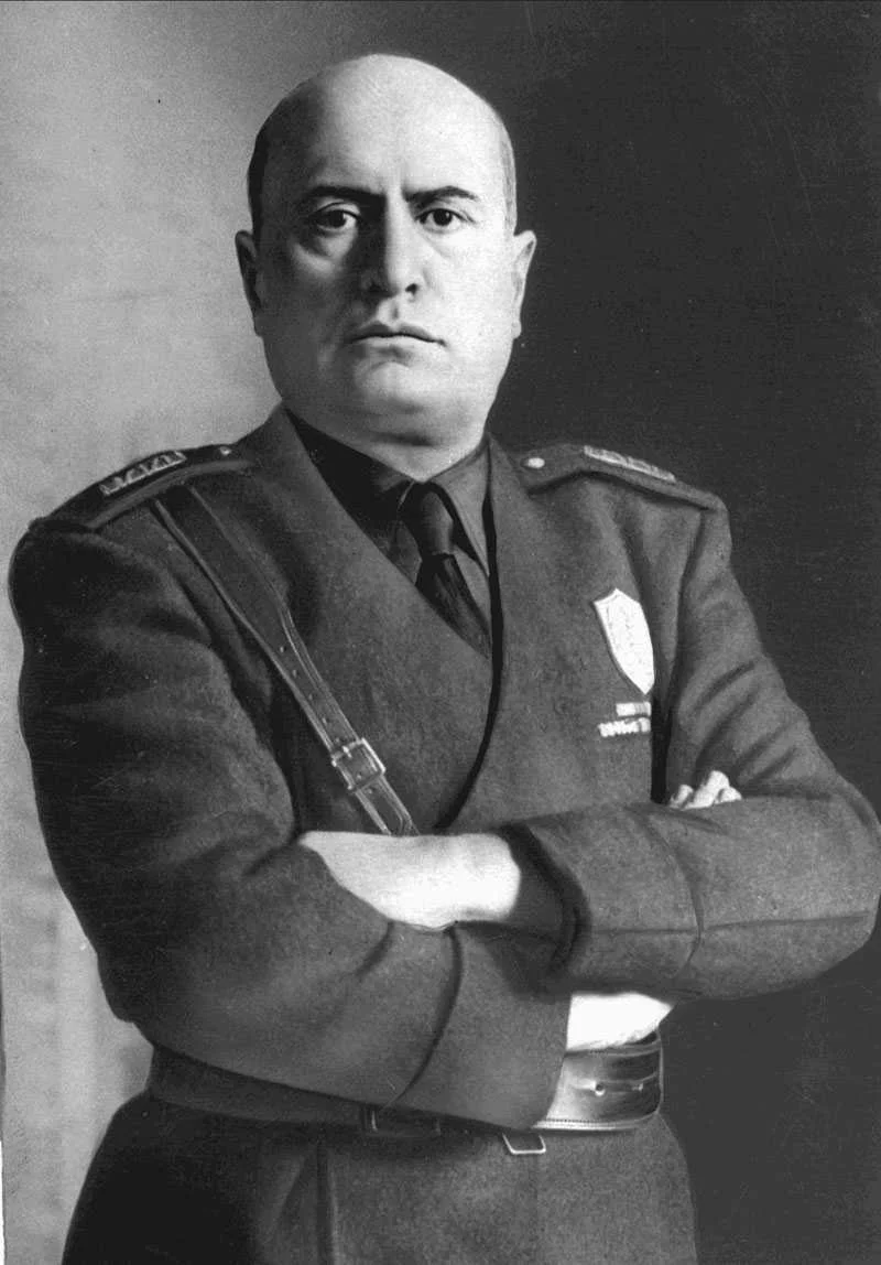 mussolini-mezzobusto-27078c
