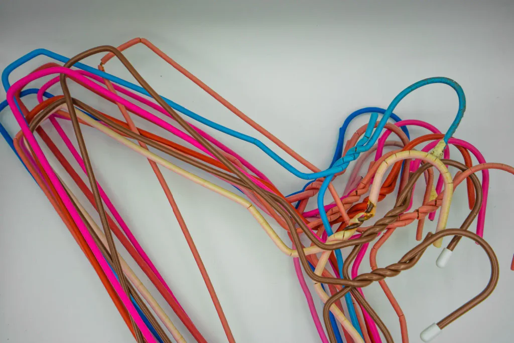 Kovové ramínko na šaty 