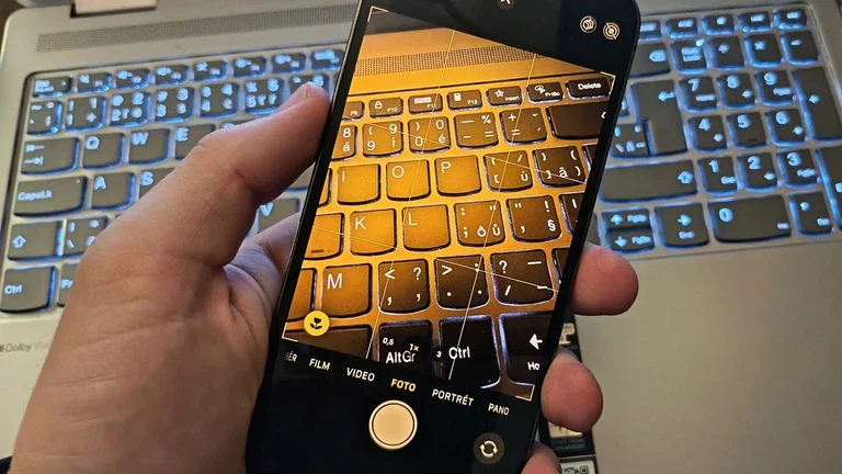 iPhone, zapnutá kamera